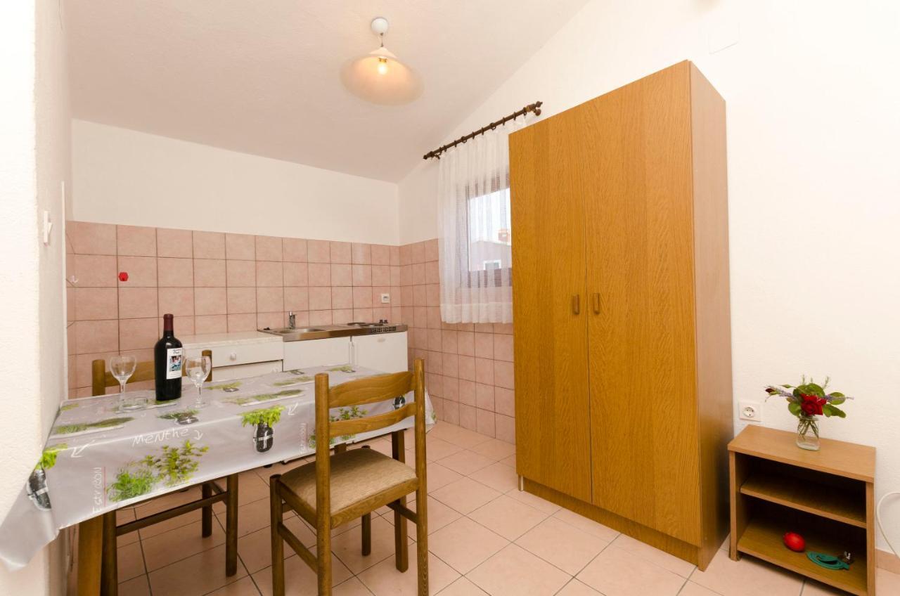 Apartments Mirko トロギール 部屋 写真